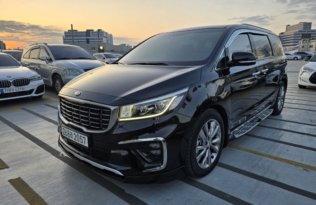 KIA CARNIVAL LIMOUSINE, 2.2 DIESEL 2020